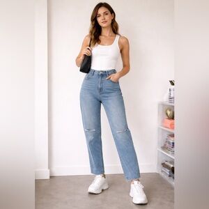 NWOT BLANK NYC Light Blue Distressed Women's Relaxed Jeans